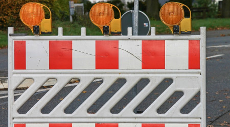 Stra&szlig;ensperrung (Quelle: pixabay)