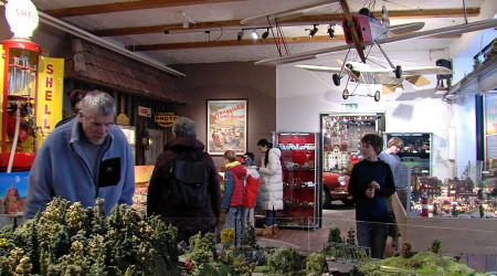 Besucher im Museum Boxenstop (Quelle: RTF.3)