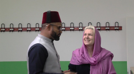 Silke Kurz besucht Ahmadiyya-Gemeinde (Quelle: RTF.3)